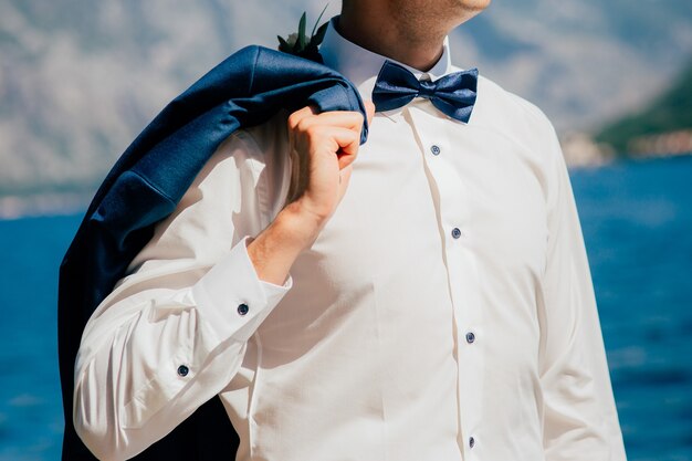 Jak dobrać koszulę do garnituru na wesele, by wyglądać elegancko?