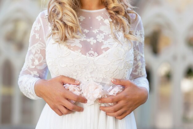 Dla kogo idealna będzie suknia ślubna z długim rękawem?