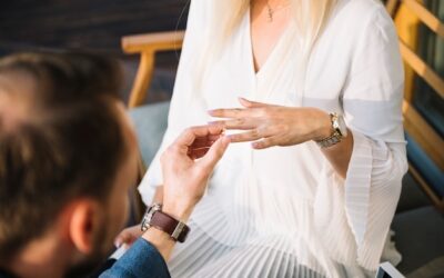 Jak dobrać biżuterię ślubną, by podkreślała Twoją urodę?