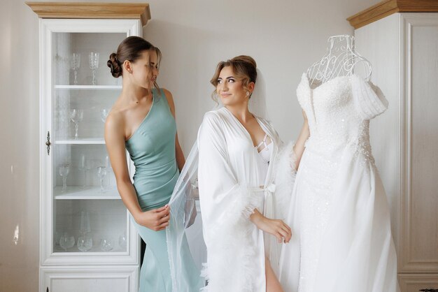 Jak dobrać suknię ślubną, która podkreśli atuty Twojej figury?