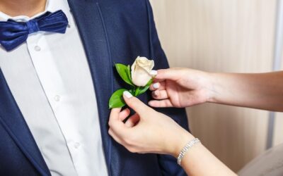 Jaką poszatkę wybrać na ślub, aby dopełnić elegancki strój?
