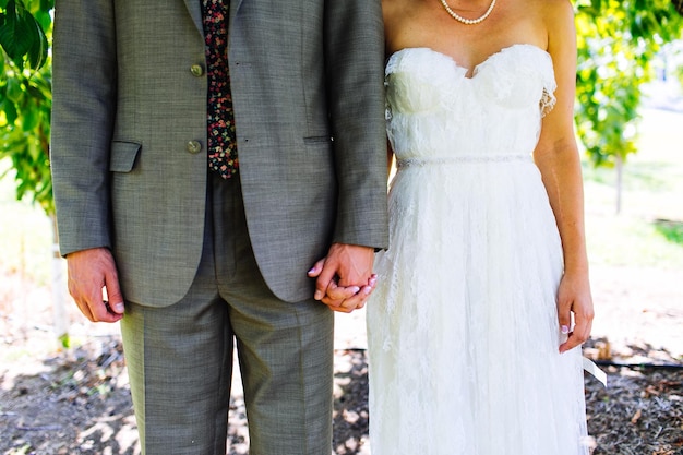 W co się ubrać na ślub cywilny jako gość, by wyglądać stosownie?