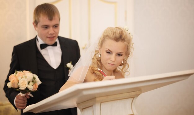 Ile kosztuje oprawa muzyczna ślubu i na co zwrócić uwagę przy wyborze?