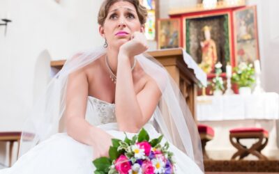 Jak bezpiecznie wyprać suknię ślubną w domu?