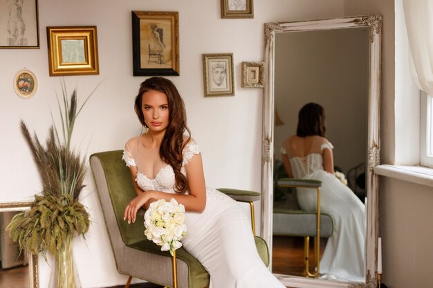 Jak samodzielnie wyprać suknię ślubną w domowych warunkach?