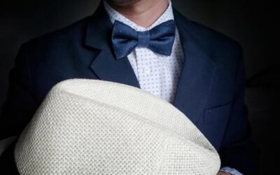 Jaką muchę dobrać do granatowego garnituru ślubnego?