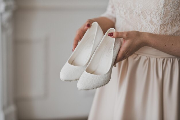 Jakie buty dobrać do śmietankowej sukni ślubnej?