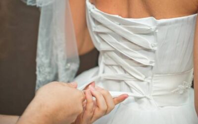 Jak poszerzyć suknię ślubną bez utraty jej uroku?