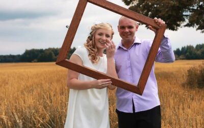 Jak zrobić wyjątkowe zdjęcia ślubne, które zachwycą nowożeńców?